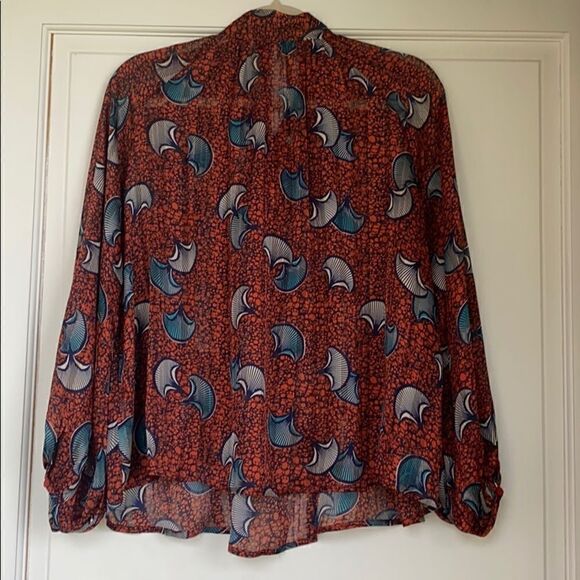 Beautiful Breezy Flowy Blouse By Molly Bracken - Picture 7 of 7
